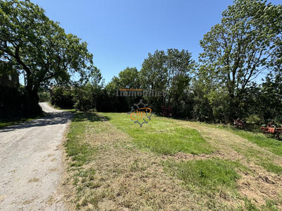 Terrain de loisirs - 811 m²