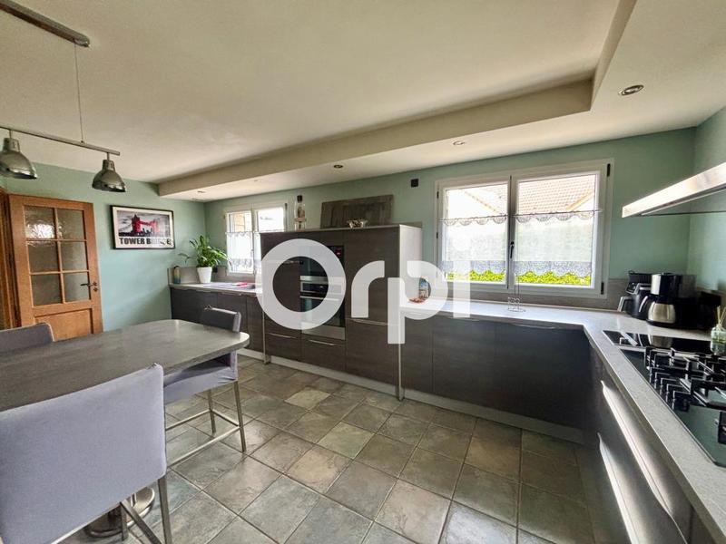 Maison - 202 m² - 5 pièces