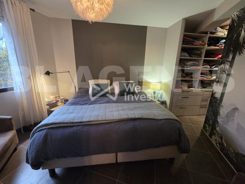 Maison - 180 m² - 9 pièces