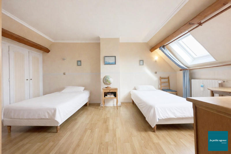 Maison - 148 m² - 8 pièces