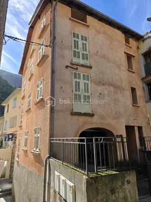 Maison de village - 289 m² - 7 pièces