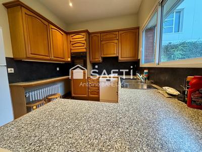 Maison - 229 m² - 9 pièces