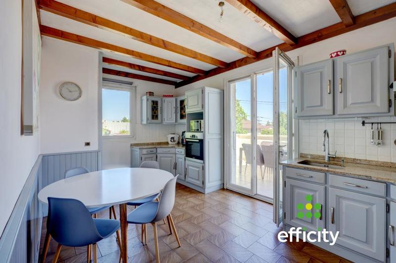 Maison - 200 m² - 7 pièces