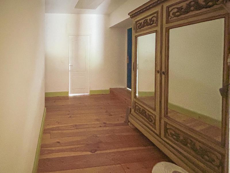 Maison - 300 m² - 13 pièces