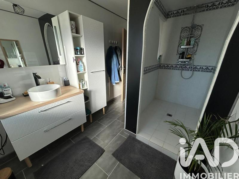 Maison - 99 m² - 5 pièces