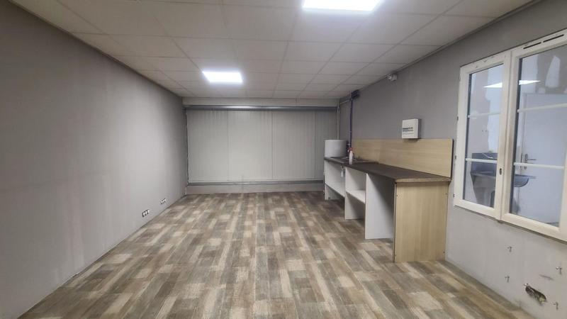 Entrepôt - 597 m²