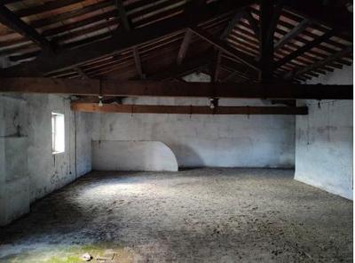 Maison - 300 m² - 4 pièces