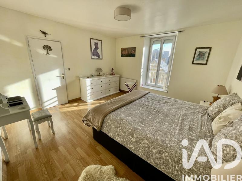 Maison - 317 m² - 17 pièces