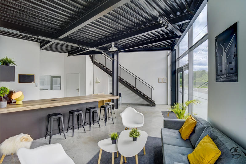 Local d'activités - 146 m²