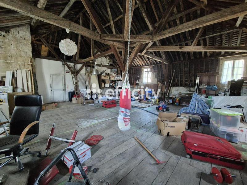 Maison - 330 m² - 9 pièces