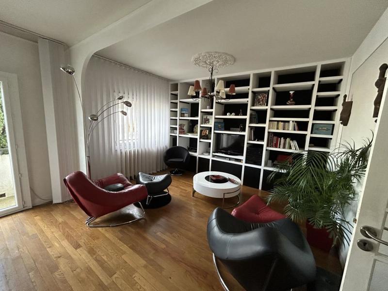 Maison - 212 m² - 7 pièces