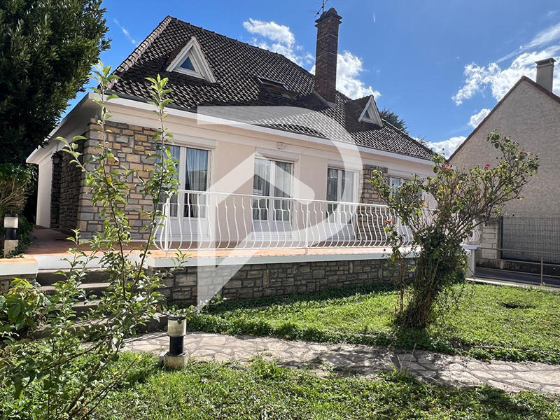 Maison - 170 m² - 8 pièces