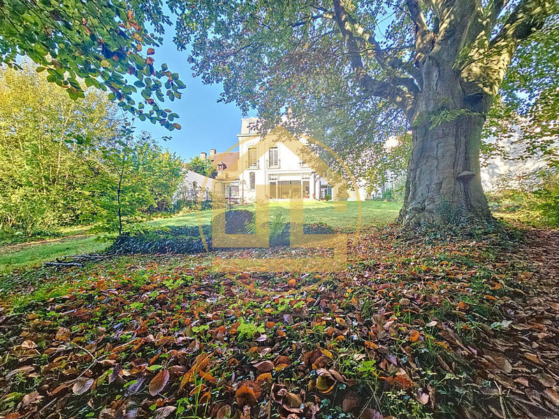 Maison - 430 m² - 13 pièces