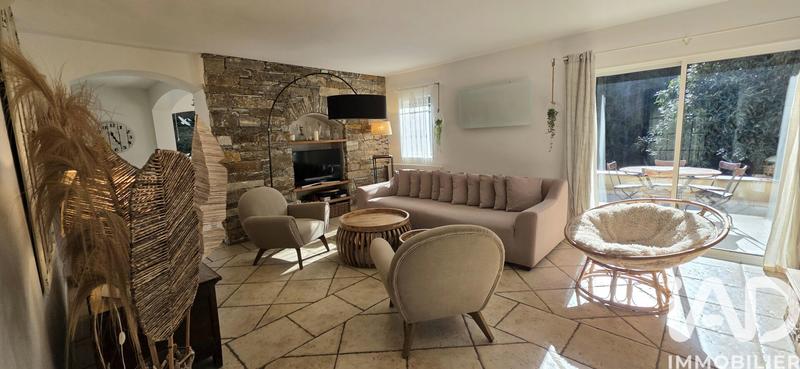 Maison - 167 m² - 8 pièces