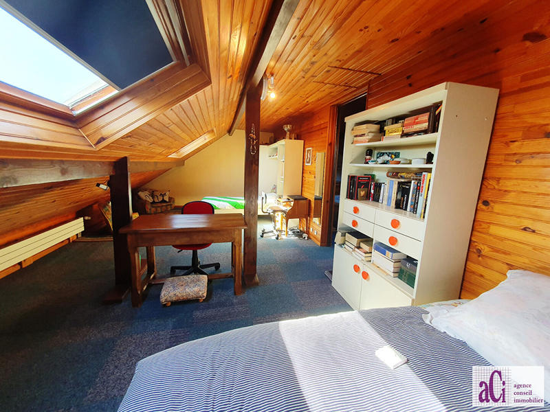 Maison - 90 m² - 5 pièces