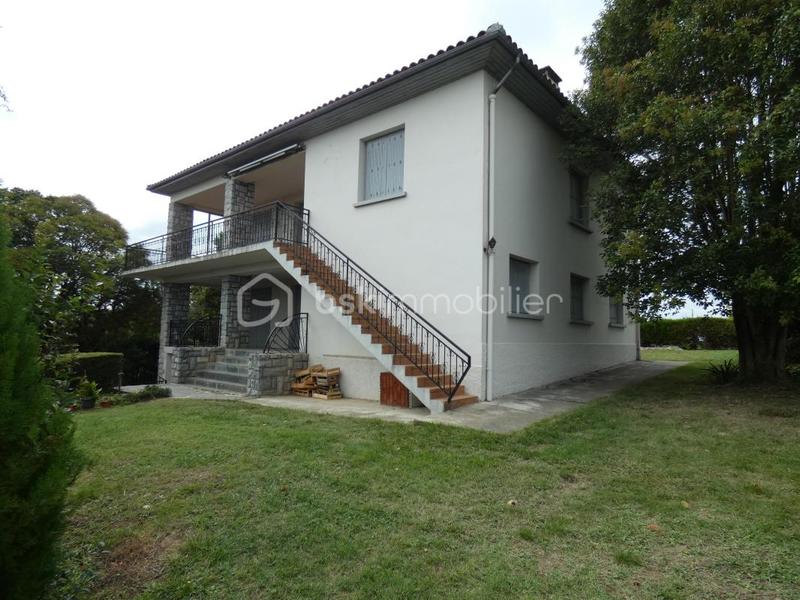 Maison - 195 m² - 10 pièces