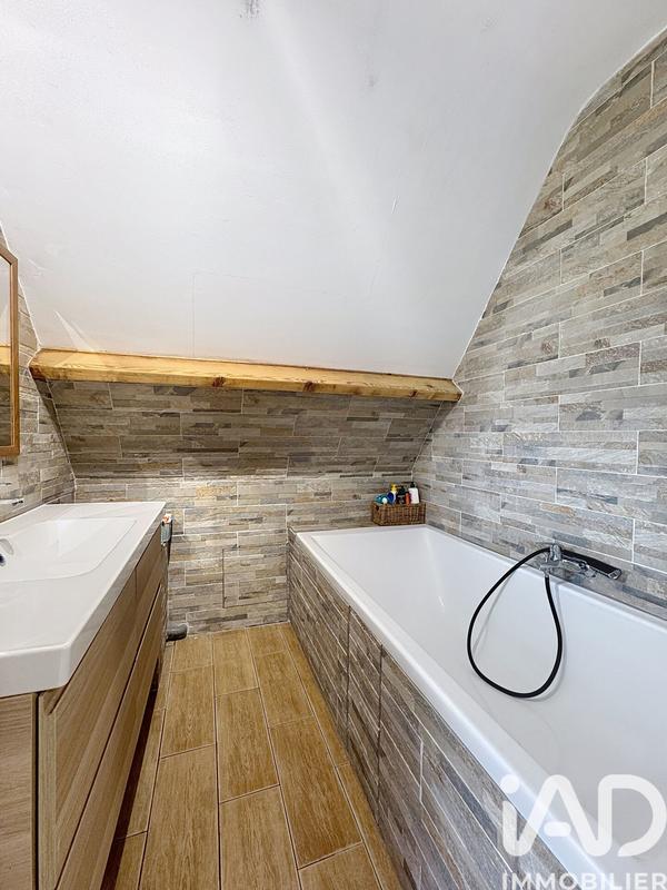 Maison - 180 m² - 7 pièces