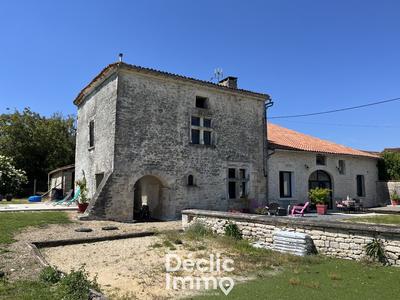 Maison en pierre - 286 m² - 8 pièces