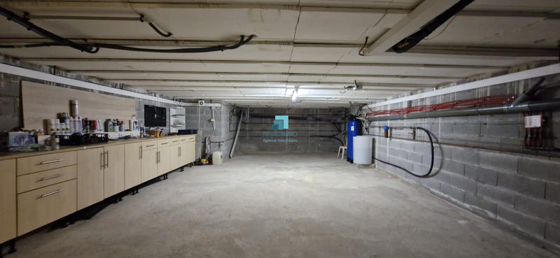 Villa - 287 m² - 5 pièces