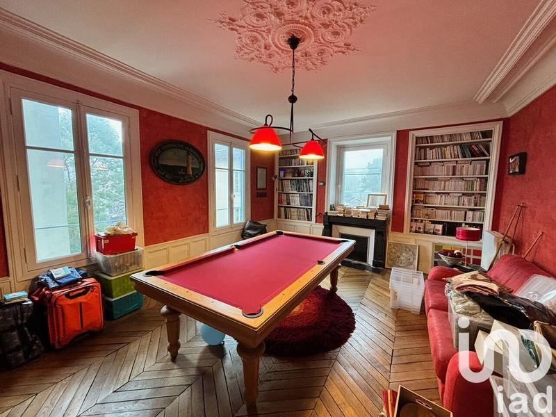 Maison - 238 m² - 9 pièces