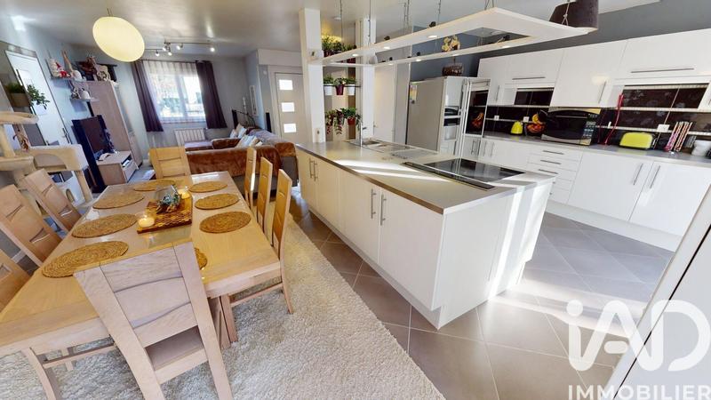 Maison - 127 m² - 7 pièces