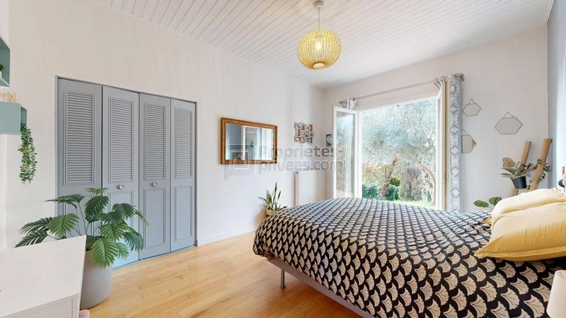 Maison - 260 m² - 9 pièces