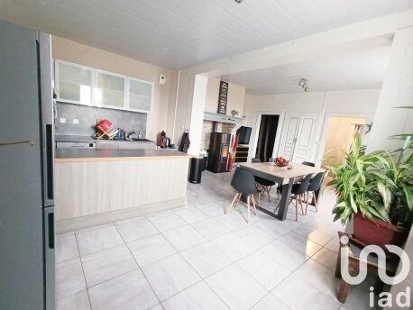 Maison - 142 m² - 8 pièces