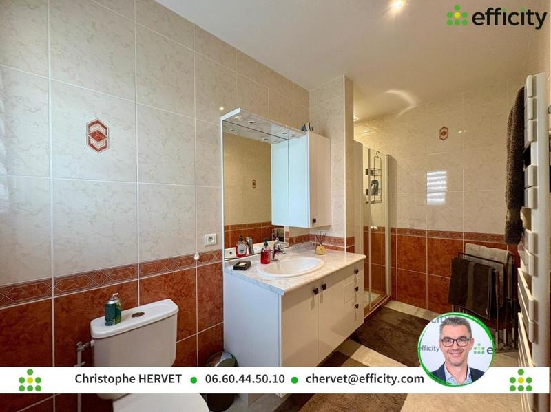 Pavillon - 238 m² - 8 pièces