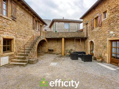 Maison - 300 m² - 20 pièces