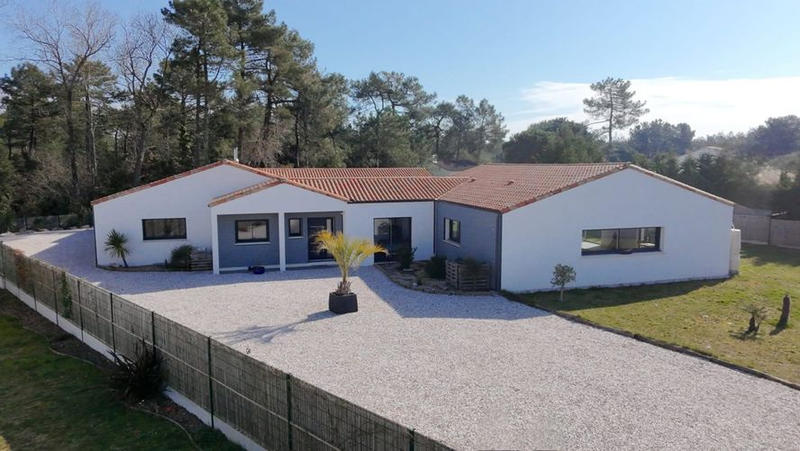 Villa - 345 m² - 8 pièces