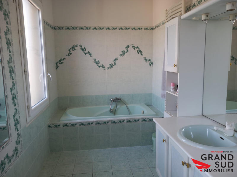 Maison - 200 m² - 7 pièces