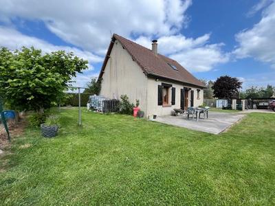 Maison - 107 m² - 6 pièces