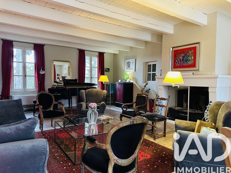 Maison - 332 m² - 8 pièces