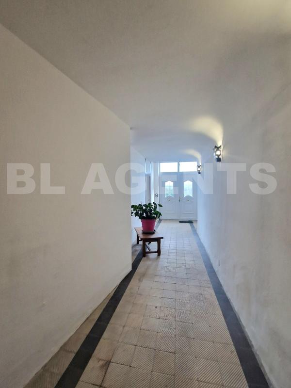 Maison - 220 m² - 8 pièces