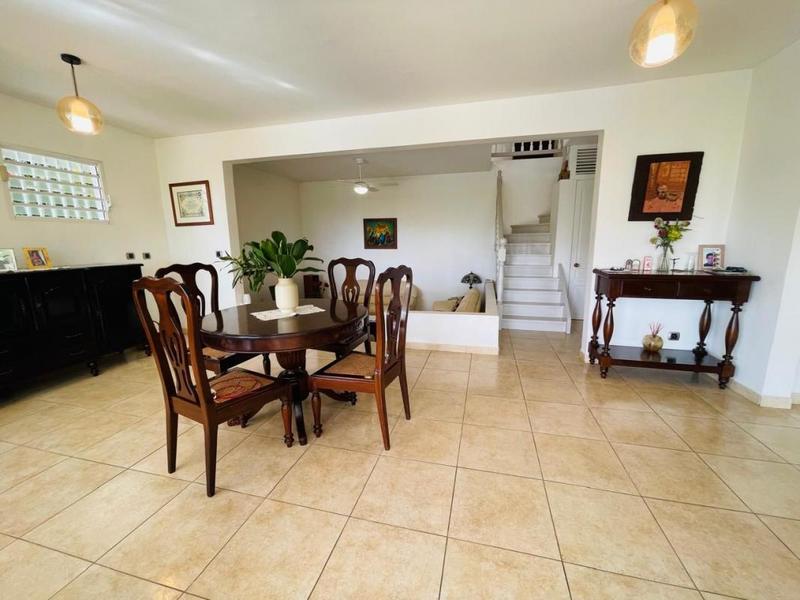 Villa - 254 m² - 6 pièces