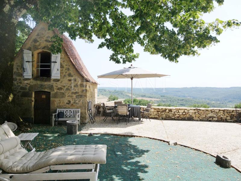 Demeure - 248 m² - 10 pièces