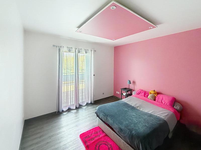 Maison - 217 m² - 8 pièces