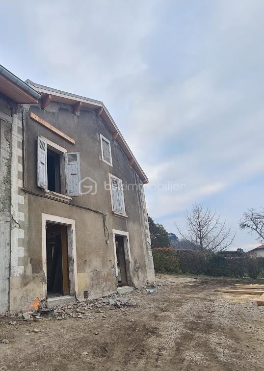 Maison ancienne - 180 m² - 7 pièces