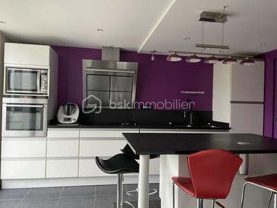 Demeure - 218 m² - 5 pièces