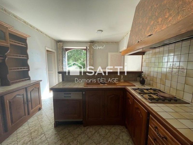 Maison - 225 m² - 9 pièces