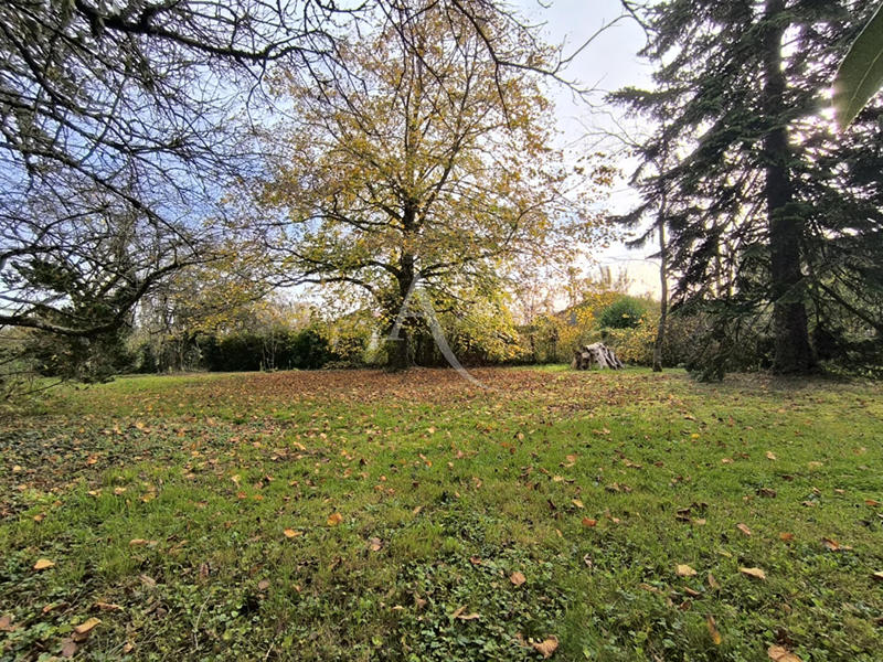 Maison - 333 m² - 9 pièces