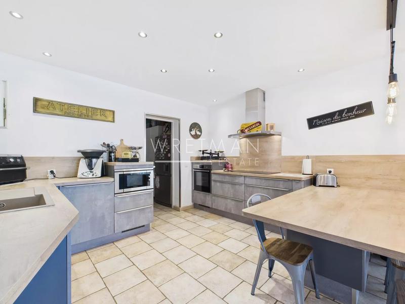 Villa - 163 m² - 6 pièces