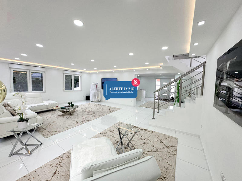 Maison - 165 m² - 6 pièces