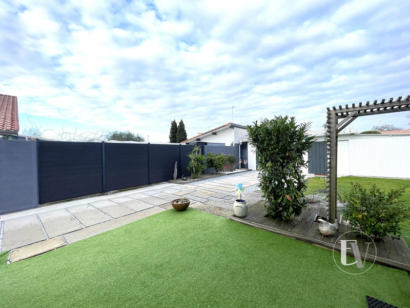 Maison traditionnelle - 98 m² - 4 pièces