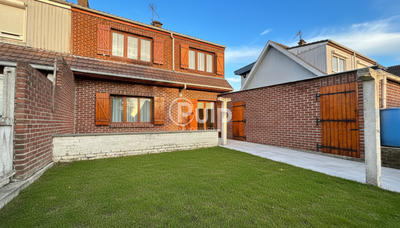 Maison - 90 m² - 5 pièces