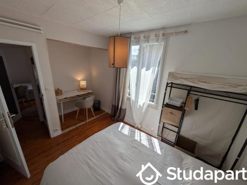 Chambre - 10 m² - 1 pièce