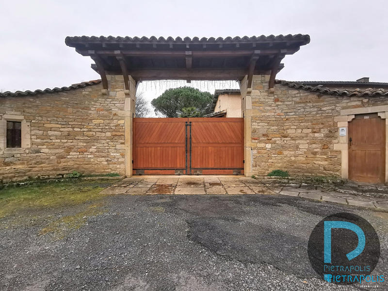 Maison - 280 m² - 9 pièces