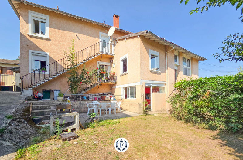 Maison de village - 90 m² - 5 pièces