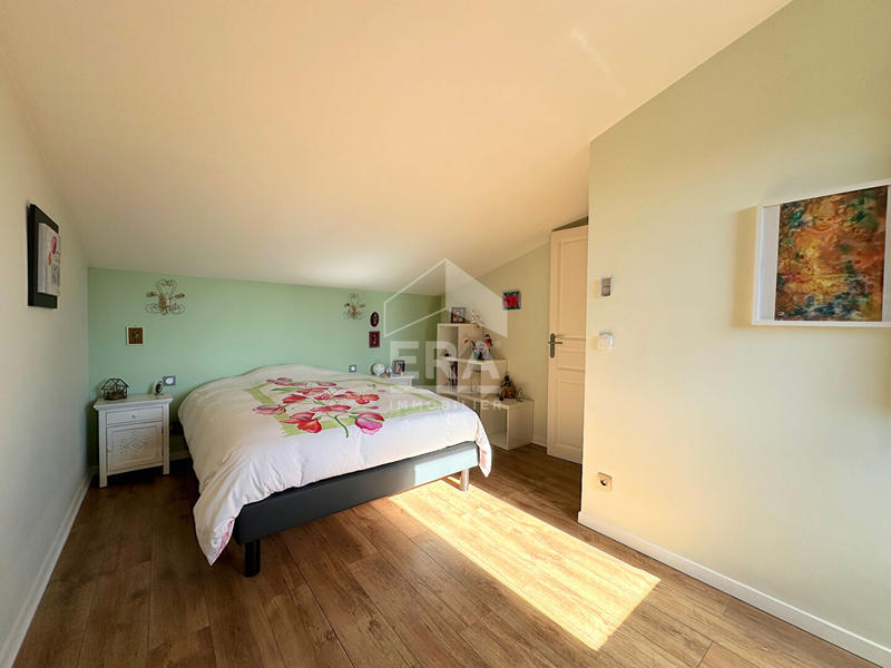 Maison - 270 m² - 9 pièces