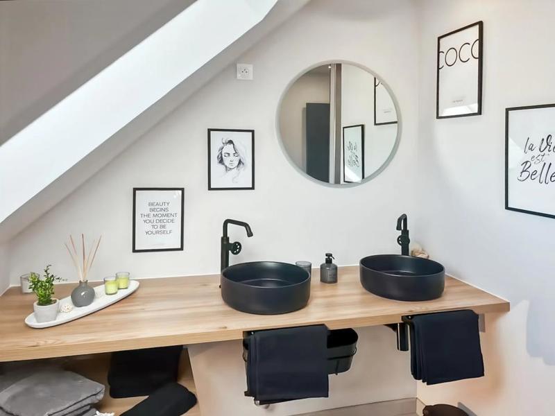 Propriété - 221 m² - 8 pièces